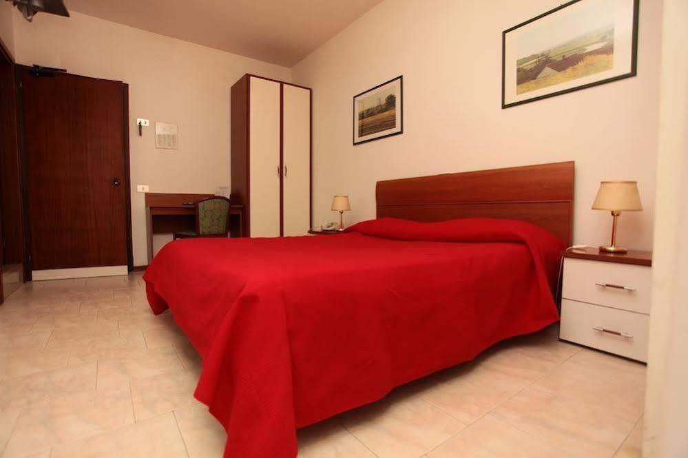 Hotel Roma Palmanova Dış mekan fotoğraf