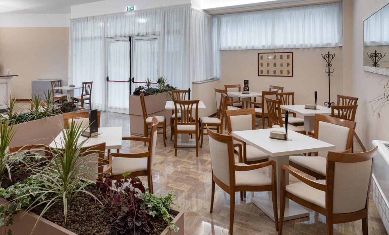 Hotel Roma Palmanova Dış mekan fotoğraf